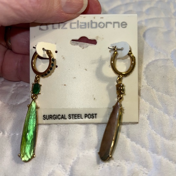 Vintage Liz Claiborne Hoop Dangle Green Earrings NWT - Picture 5 of 5